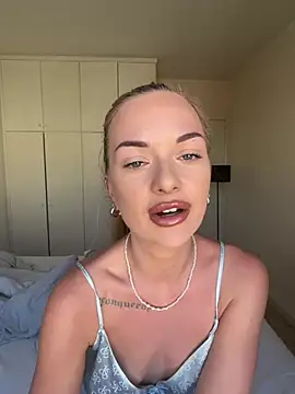 ElenaRebelle online show from July 20, 7:11 am