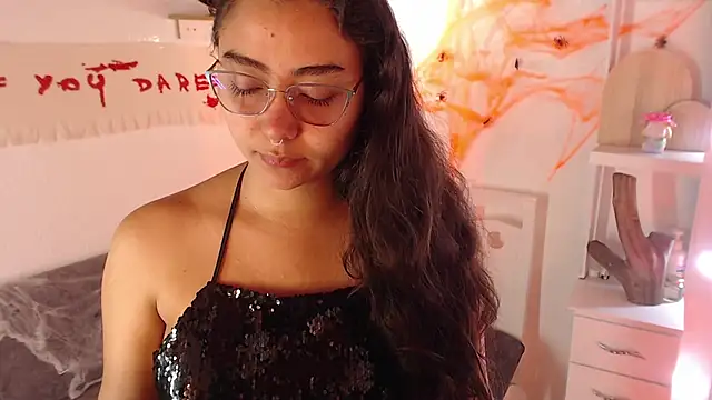  Kim  M online show from November 1, 12:31 pm