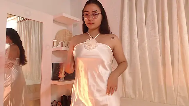  Kim  M online show from February 23, 3:00 pm