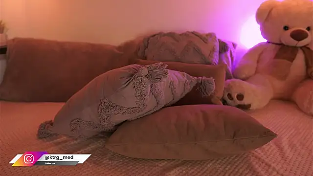Snapshot of amelie_gonzalez chatting on September 26, 8:39 pm amelie gonzalez online show from September 26, 8:39 pm