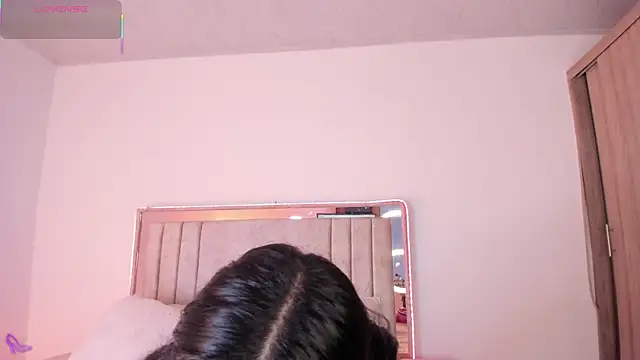 Snapshot of Chiqui_cute chatting on October 15, 8:33 pm Chiqui cute online show from October 15, 8:33 pm