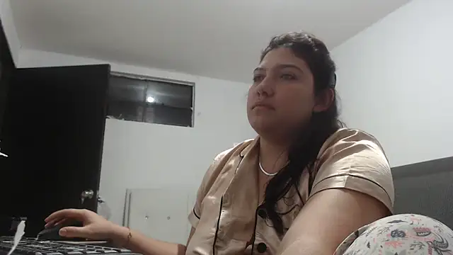 ammarahot7777 online show from April 20, 3:20 am