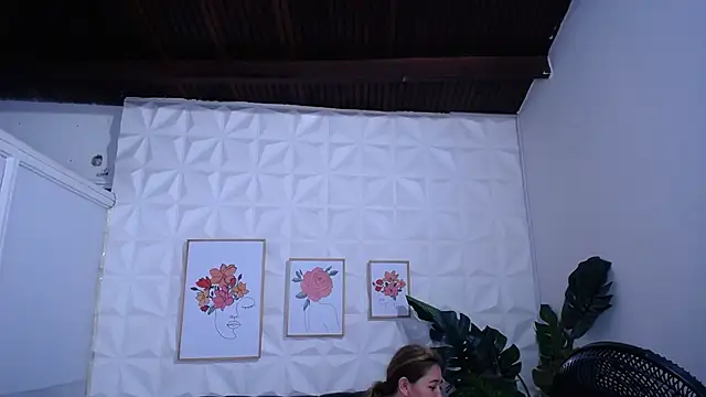 Valentinaa mature online show from February 11, 11:17 pm