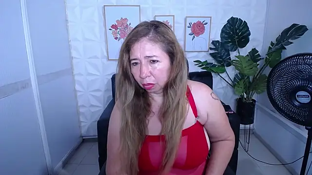 Valentinaa mature online show from September 22, 10:19 pm