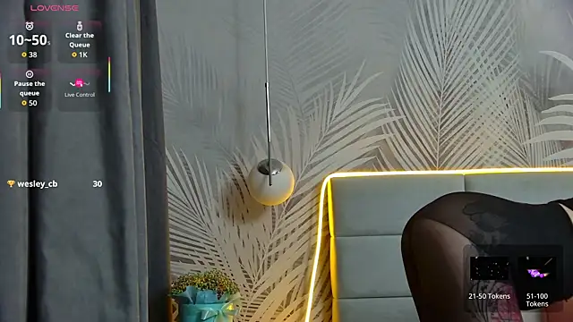 Snapshot of AmaliaBell chatting on September 11, 1:33 pm AmaliaBell online show from September 11, 1:33 pm