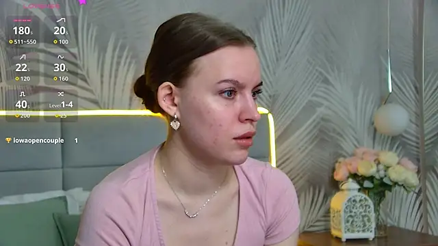 Snapshot of AmaliaBell chatting on September 22, 1:09 pm AmaliaBell online show from September 22, 1:09 pm