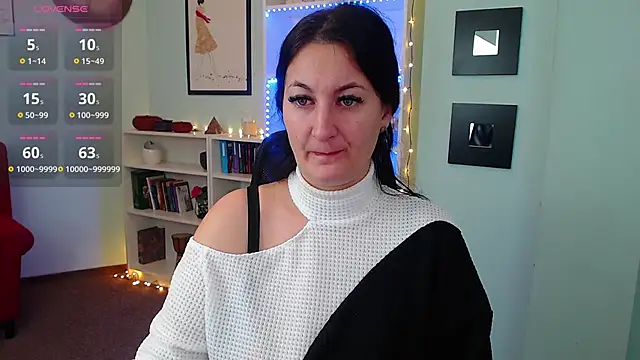 BrianaJoy online show from December 22, 6:27 am
